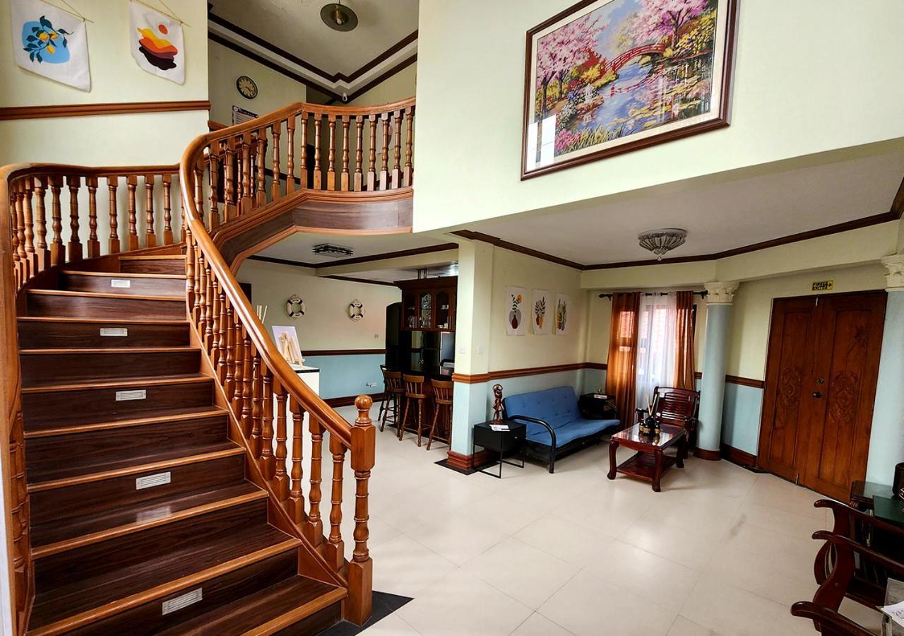 Leynes Taal Lake Resort And Hostel Tanauan Kültér fotó
